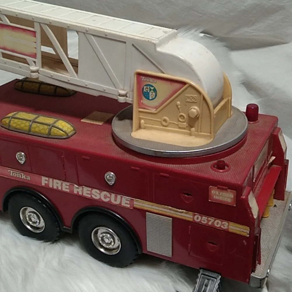 SALE! Vintage XL Tonka Fire Truck 🚒 Couple Flaws That Are Fixable Collectible